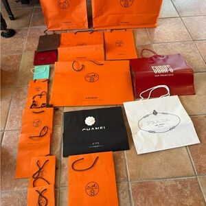 Designer Shopping Bags (18 assorted)